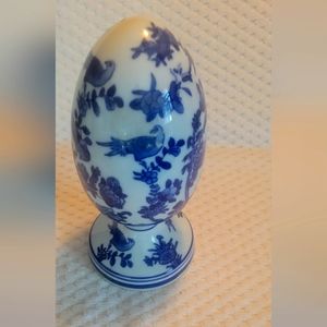 Porcelain  shape floral egg